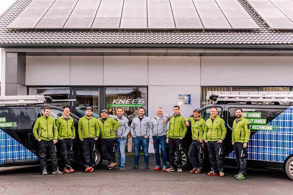 Gruppenfoto Männer Startseite Knees Photovoltaik Kärnten